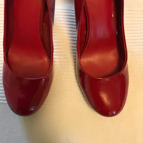 Mossimo red patent leather rounded toe heels, 9.5 - Picture 2 of 6
